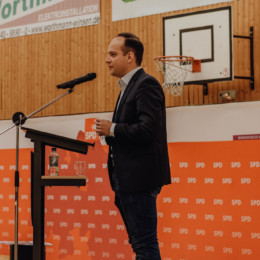 Maximilian Schmidt eröffnet die Kreiswahlkonferenz